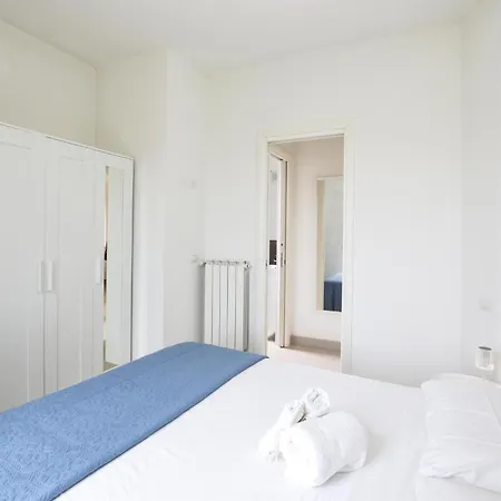 1 Bedroom Stunning Apartment In Ameglia Lägenhet