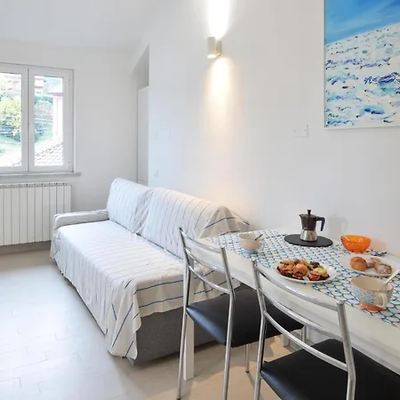 1 Bedroom Stunning Apartment In Ameglia Ameglia
